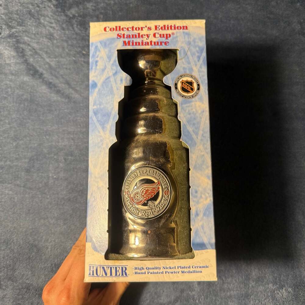 Hunter 1997 Detroit Red Wings Stanley Cup Champions Miniature Trophy